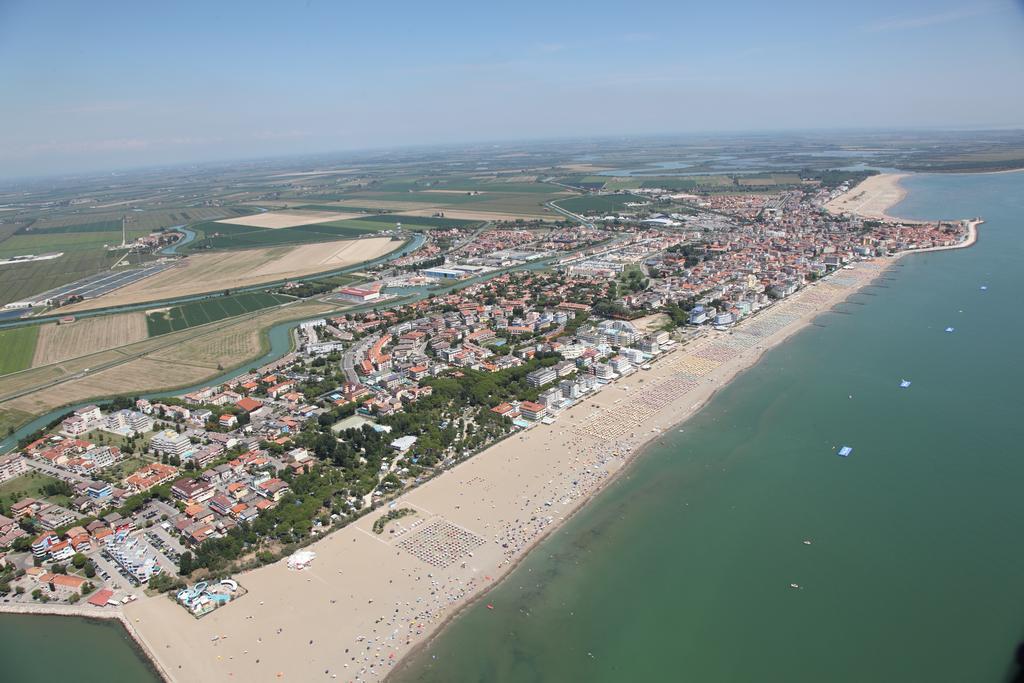 Aparthotel Gioia Caorle Buitenkant foto
