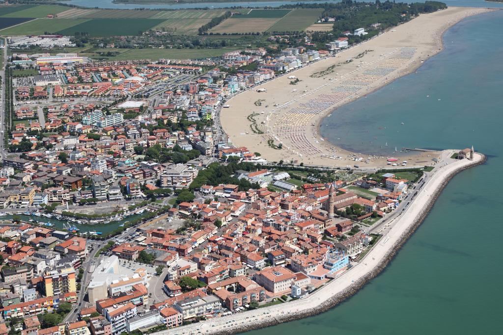 Aparthotel Gioia Caorle Buitenkant foto