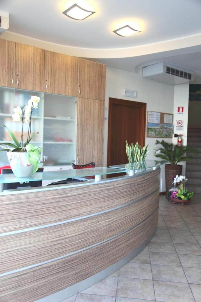Aparthotel Gioia Caorle Buitenkant foto