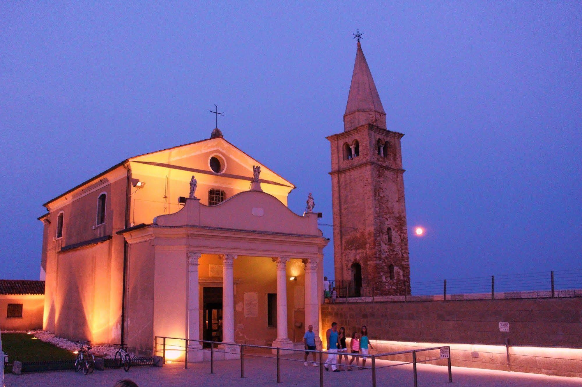 Aparthotel Gioia Caorle Buitenkant foto